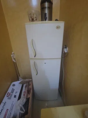 ثلاجة نوع LG مستعمل نظيف