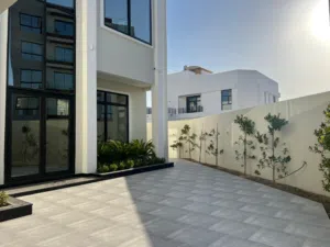 3 Bedrooms . 5+ Bathrooms . 420 m23