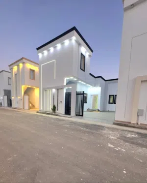 عرض للناس لي تبي حاجة قنينة تشطيب كامل بالحماية ربي ايبارك
