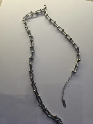 Its anice silver heavy chain i didn't use it its just i bought it excepting smaller than that