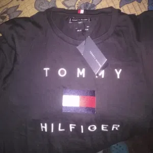 Tommy Hilfiger t shirt