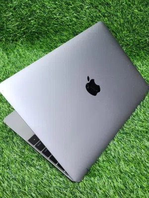 Apple MacBook A1534 M3 Pro ultraslim retina display Backlight type C port