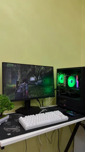 بيسي بحاله ممتازه بكرت 4060 و معالج i5 12400f و بسعر ممتاز جدا مع ماوس و كيبود و ماوس باد