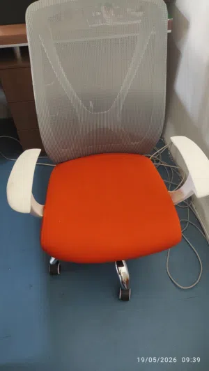 laptop dell chair office table and sofa