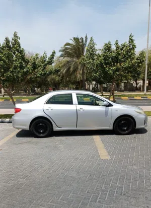 Toyota corolla 2013 manual neat and clean no problem (negotiable)