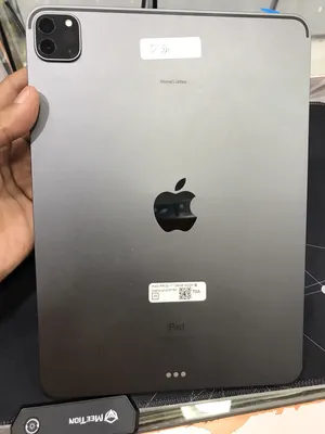 Apple iPad pro 2 128 GB in Fujairah