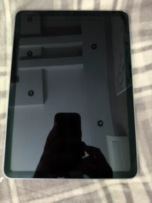 Apple iPad Air 5 64 GB in Amman