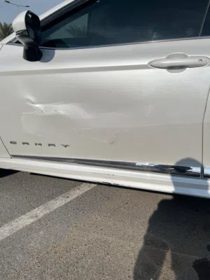 للبيع باب جهة السايق فيه حادث بسيط حق كامري من 2018 لي 2020