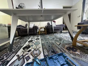طاوله نضيفه مش مستعمله ولا قحطه