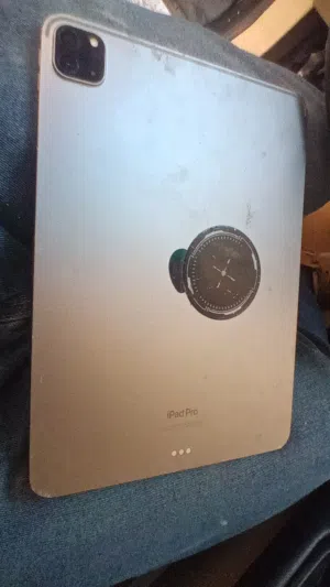 iPad معالج m2 11bro