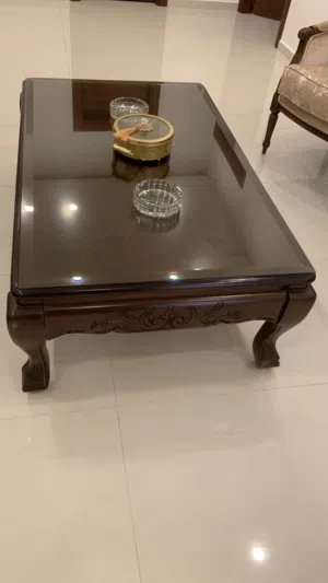 طاولة وسط مع 2 جانبيتين