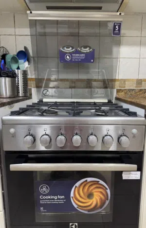 Electrolux Cooking Range with Fan Oven – 4/5 Burner – Excellent Condition