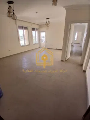 شقة فارغة للإيجار لم تسكن بعد التجديد خلدا