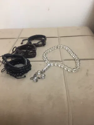 مسبحة واساور