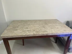 طاوله سفره  رخام مع 3 كراسي  جدد