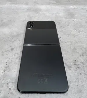 للبيع جوال سامسونج Flip 4