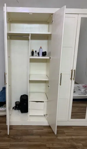 دوالب ملابس فقط