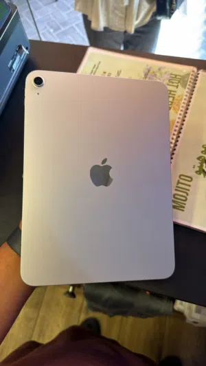 Apple iPad 128 GB in Amman