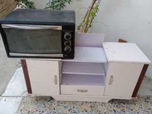 ميز يصلح ىلتلفاز +اوفن عرض السعر الكلي 30الف فقط