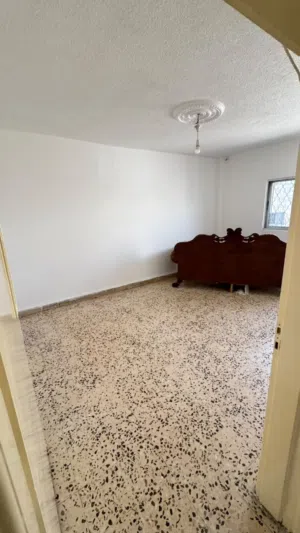 85 m2 2 Bedrooms Apartments for Rent in Amman Hai Nazzal