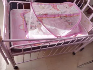 تخت بيبي ويستخدم لعمر 4سنوات