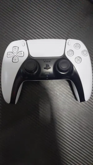 للبيع قير بليستيشن 5