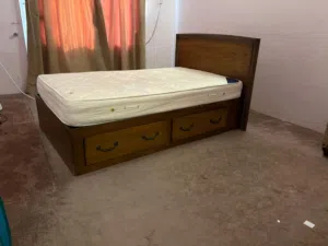 سرير لشخص واحد