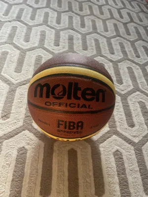 كرة سلة Molten أصلية FIBA بحالة ممتازة