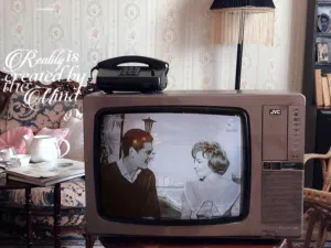 تلفزيون فنتج ملون يابانى الصنع