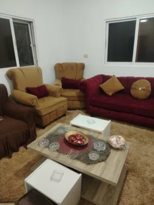 طقم كنب كورنر مستعمل شبه جديد مع طقم كنب عادي