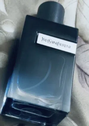 عطر ysl سان لوران غني عن التعريف من ثبات وفوحان ومناسب لاجواء الصيف العطر سعه 100 مل وسعر ناري
