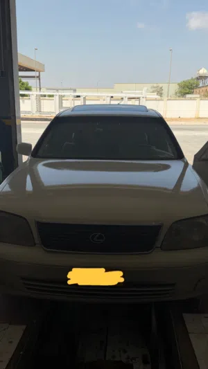سيارة لكزس LS 400 موديل 1999  ومرخصة