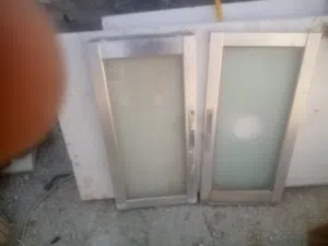 شباك حمام قياس 75*75يوجد معاه شبك حماية حديد