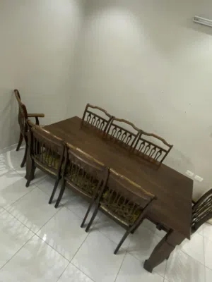 Dining Table with 8 Chairs – Neat & Clean – Excellent Condition