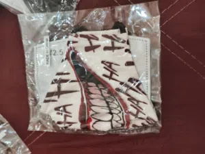 كمامات بأشكال مختلفة و متنوعة
