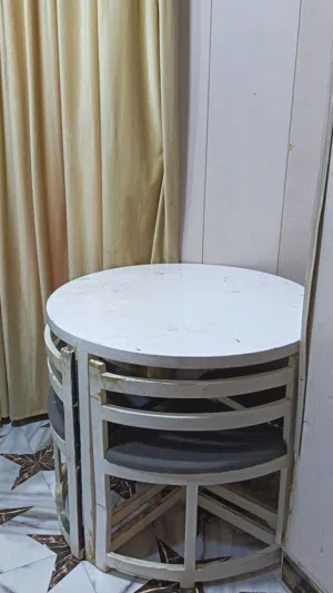 ميز طعام اربع كراسي مستعمل