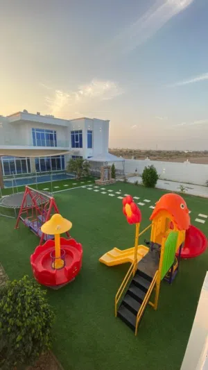 4 Bedrooms Chalet for Rent in Al Batinah Al Masnaah