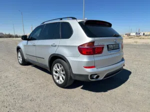 بي ام X5 موديل 2013 بحالة ممتازة