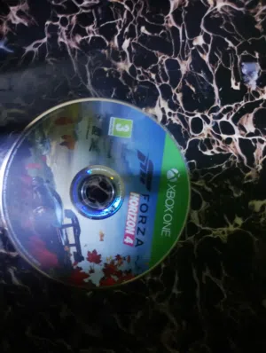 Xbox one Forza horizon 4 and rainbow siege six discs