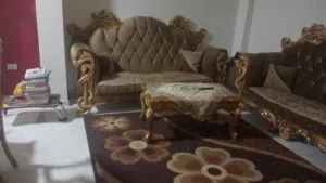 صالون مدهب للبيع قديم سنتين