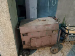 مولد كهرباء 20 امبير