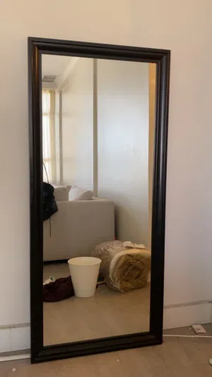مرايه اسود