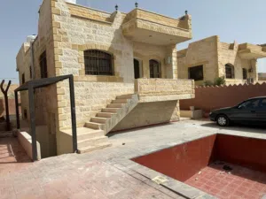 180 m2 3 Bedrooms Villa for Sale in Jordan Valley Other