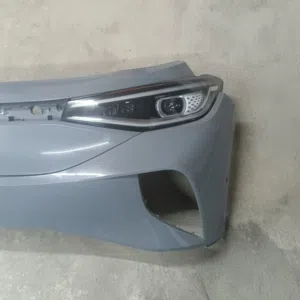 ضو اي دي فور أمامي يسار بحاله ممتازه للبيع
