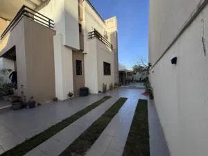 السلام عليكم فيلا من طابقين السراج حرف T