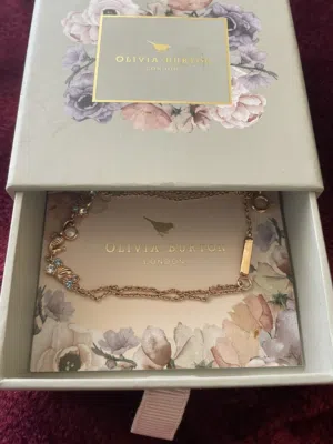 اسوارة مطلية ذهب olivia burton  اصلية