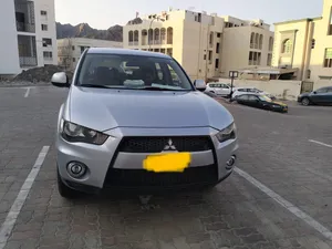 Mitsubishi . Outlander . 2013 . Used4