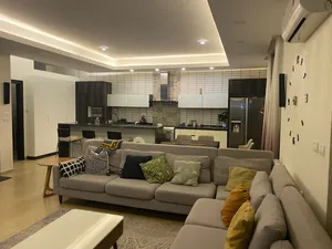 5 Bedrooms . 3 Bathrooms . 280 m23