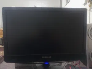 شاشة سامسونج للبيع