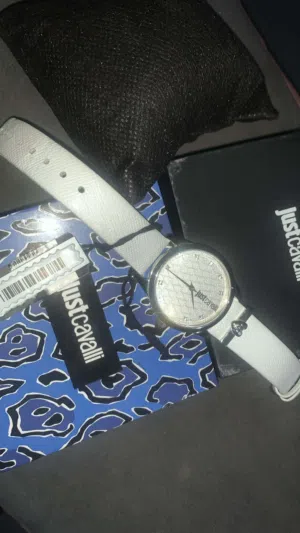 justcavali watch شبه جديدة
